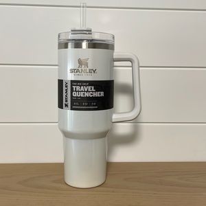 Stanley 40oz Stainless Steel Adventure Quencher Tumbler Frost Pearlescent